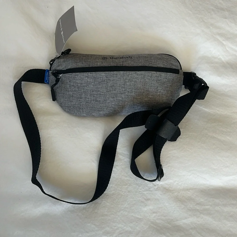 Therabody United Airlines NWT business class kit, never opened, cross body/waist - Picture 1 of 6